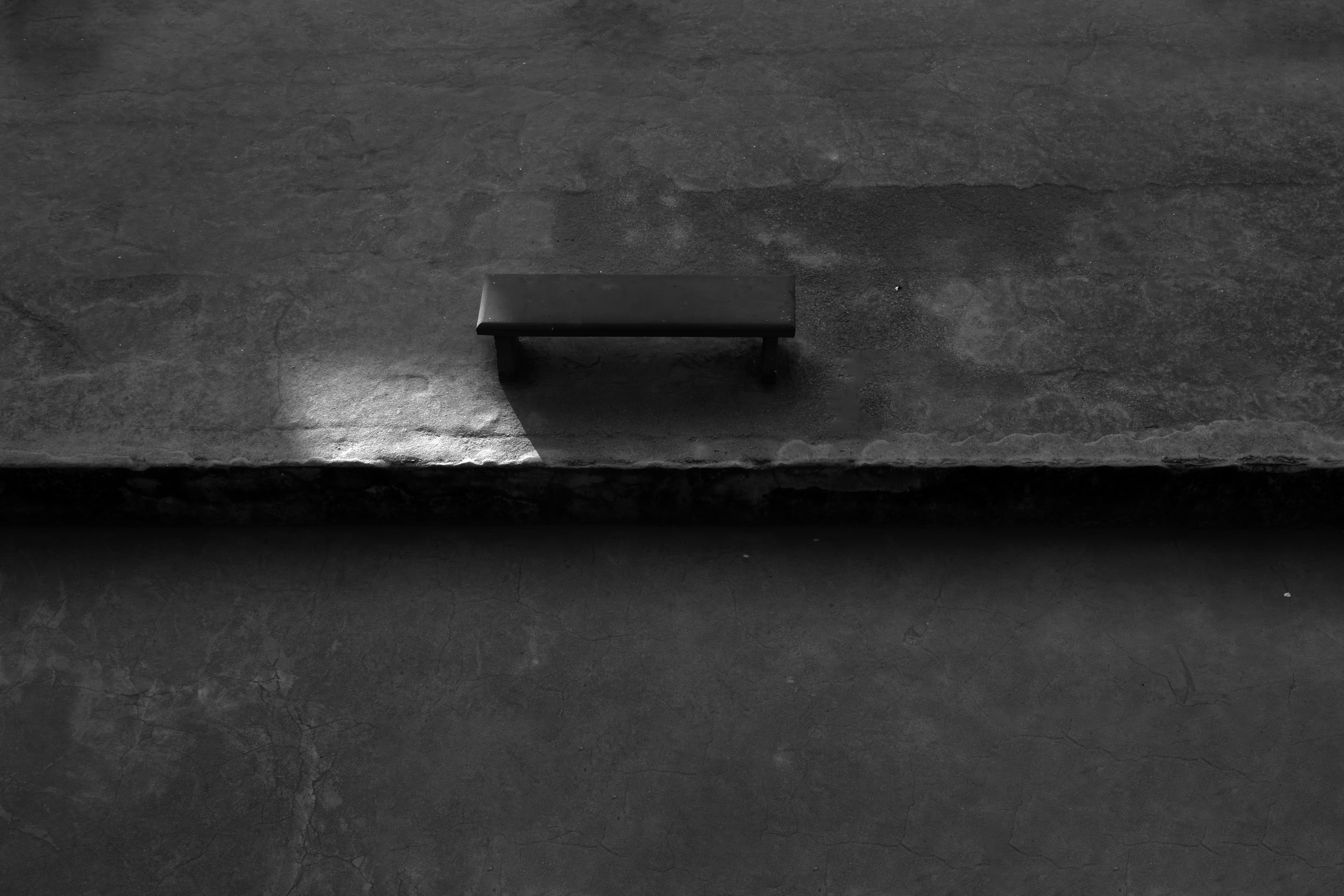 Where Light Pauses