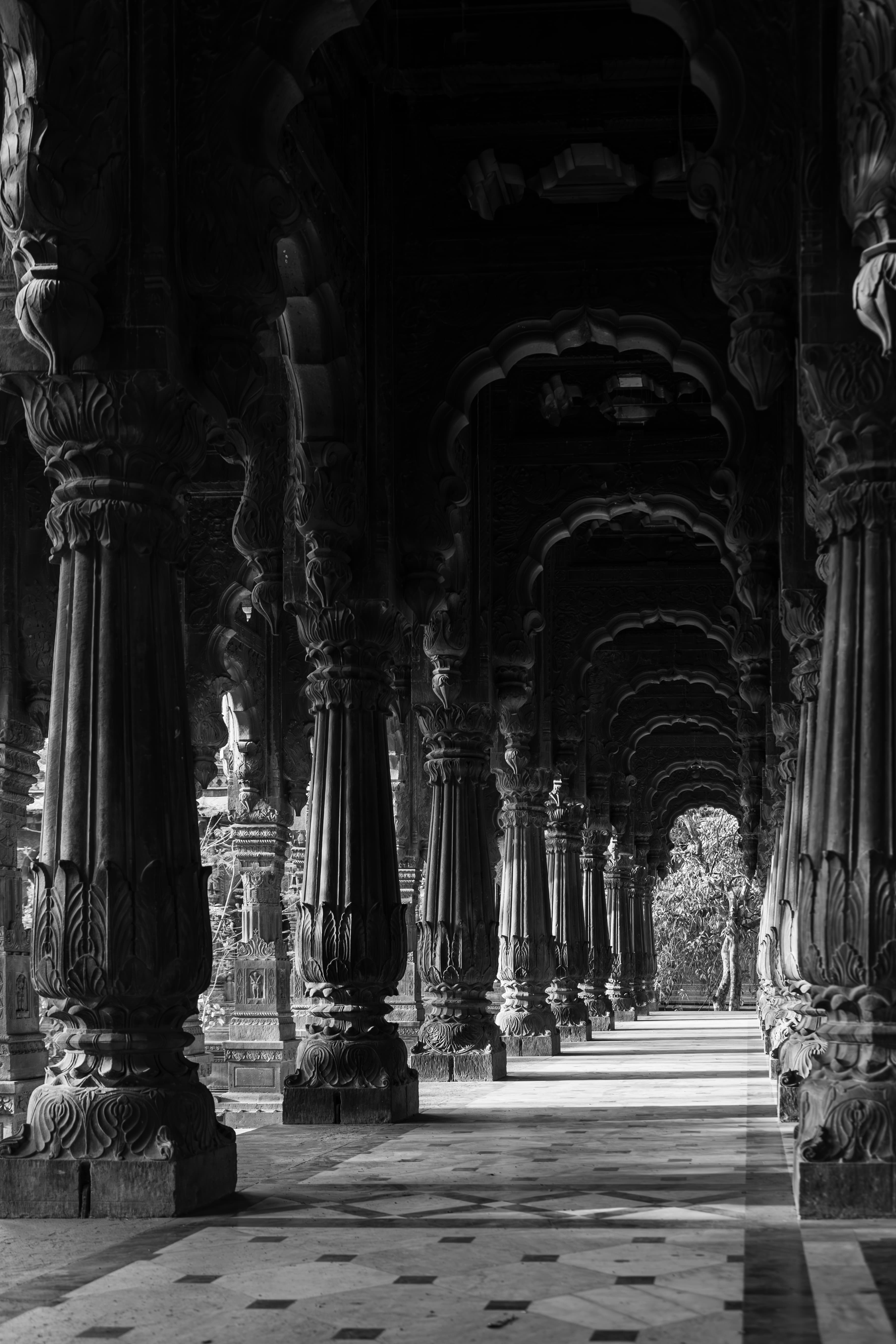 Symmetry in Stillness