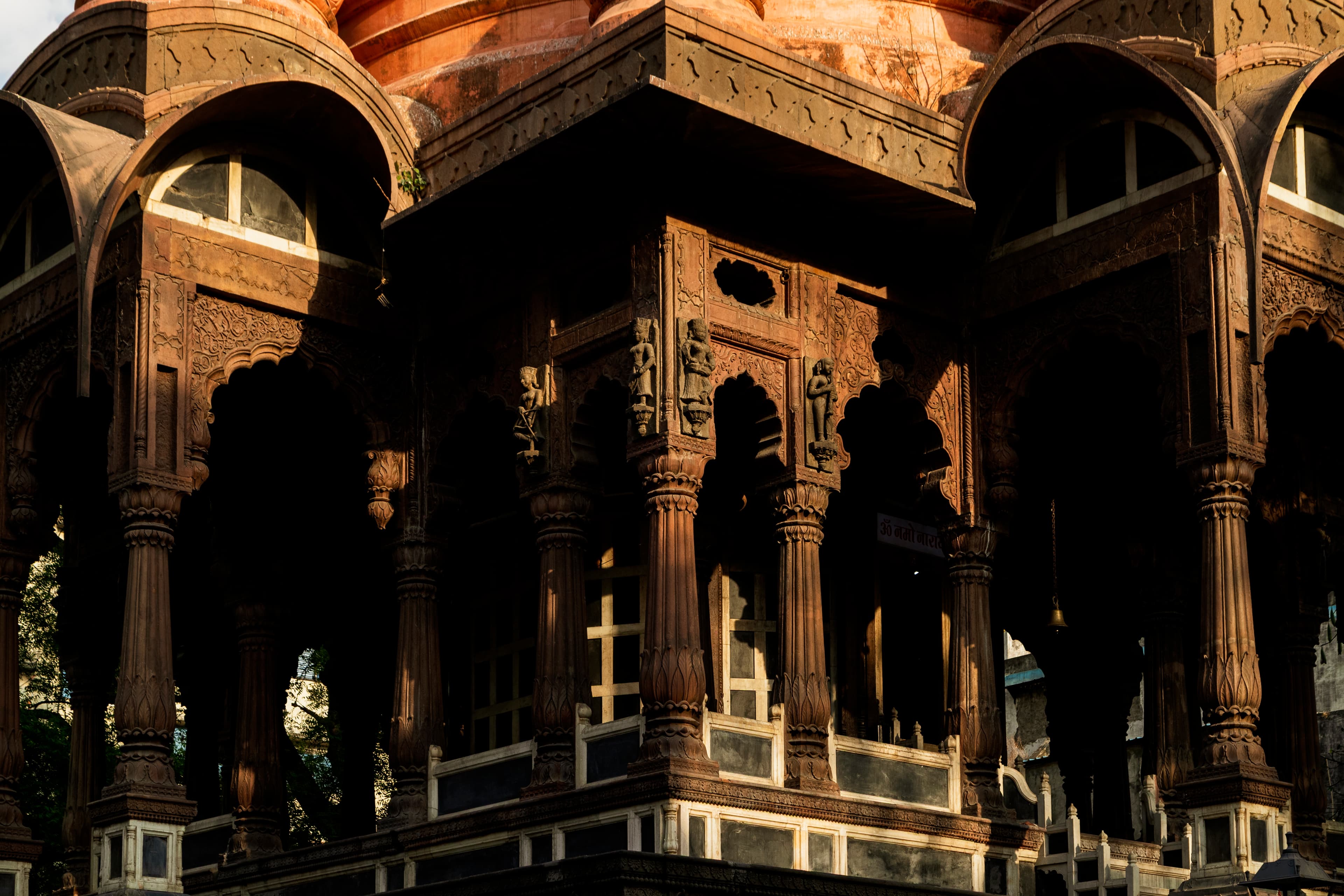 Whispers Through Arches