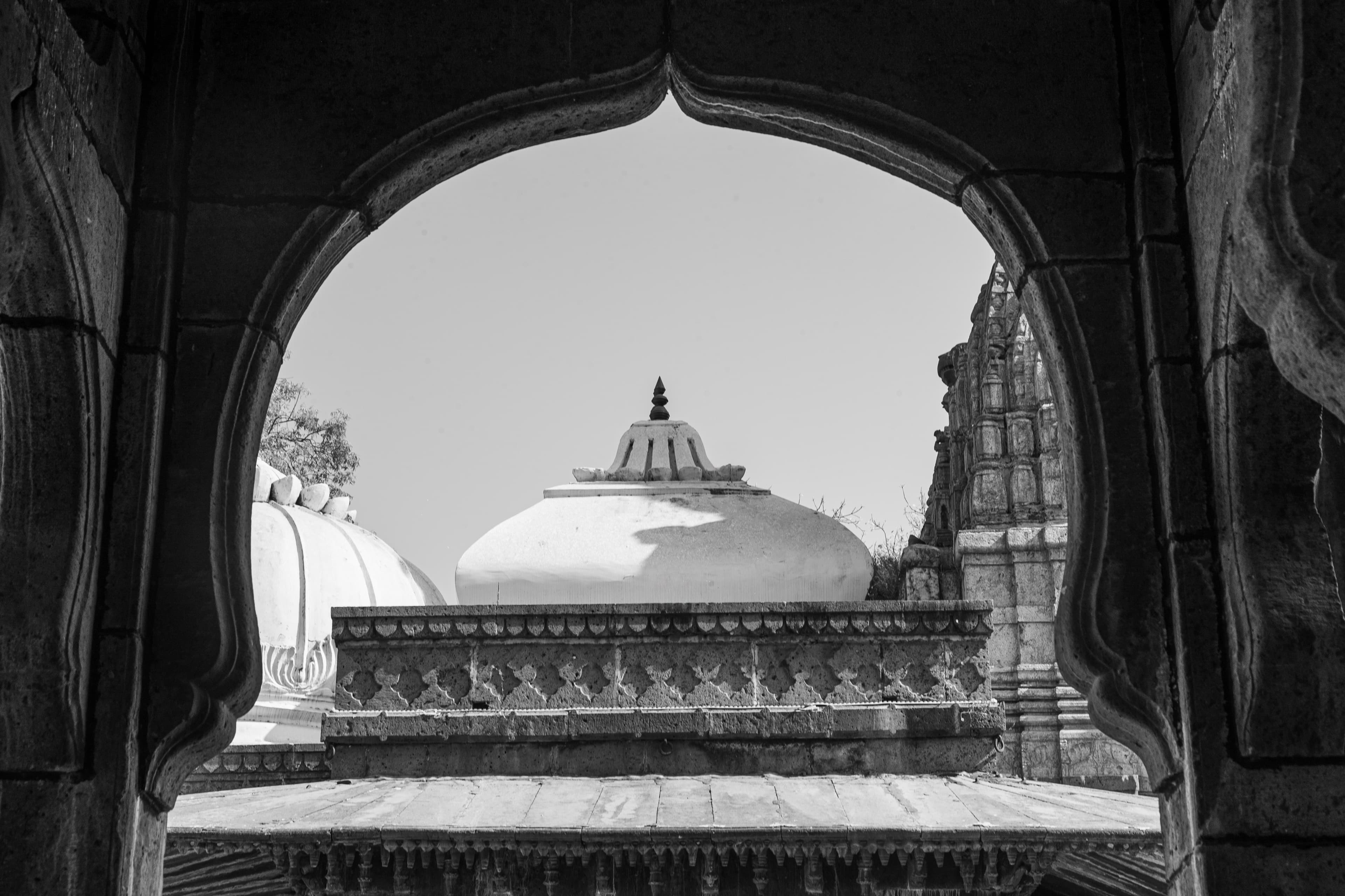 Stone Arches, Whispering Domes