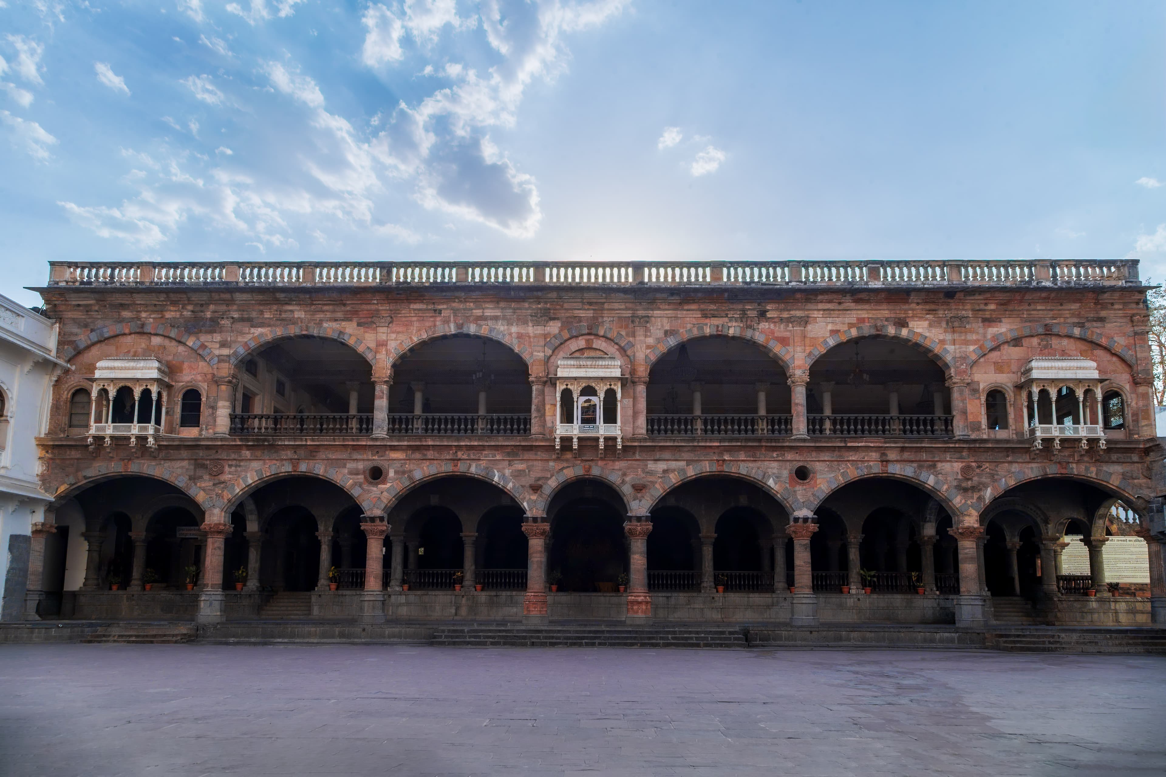 Rajwada’s Royal Facade