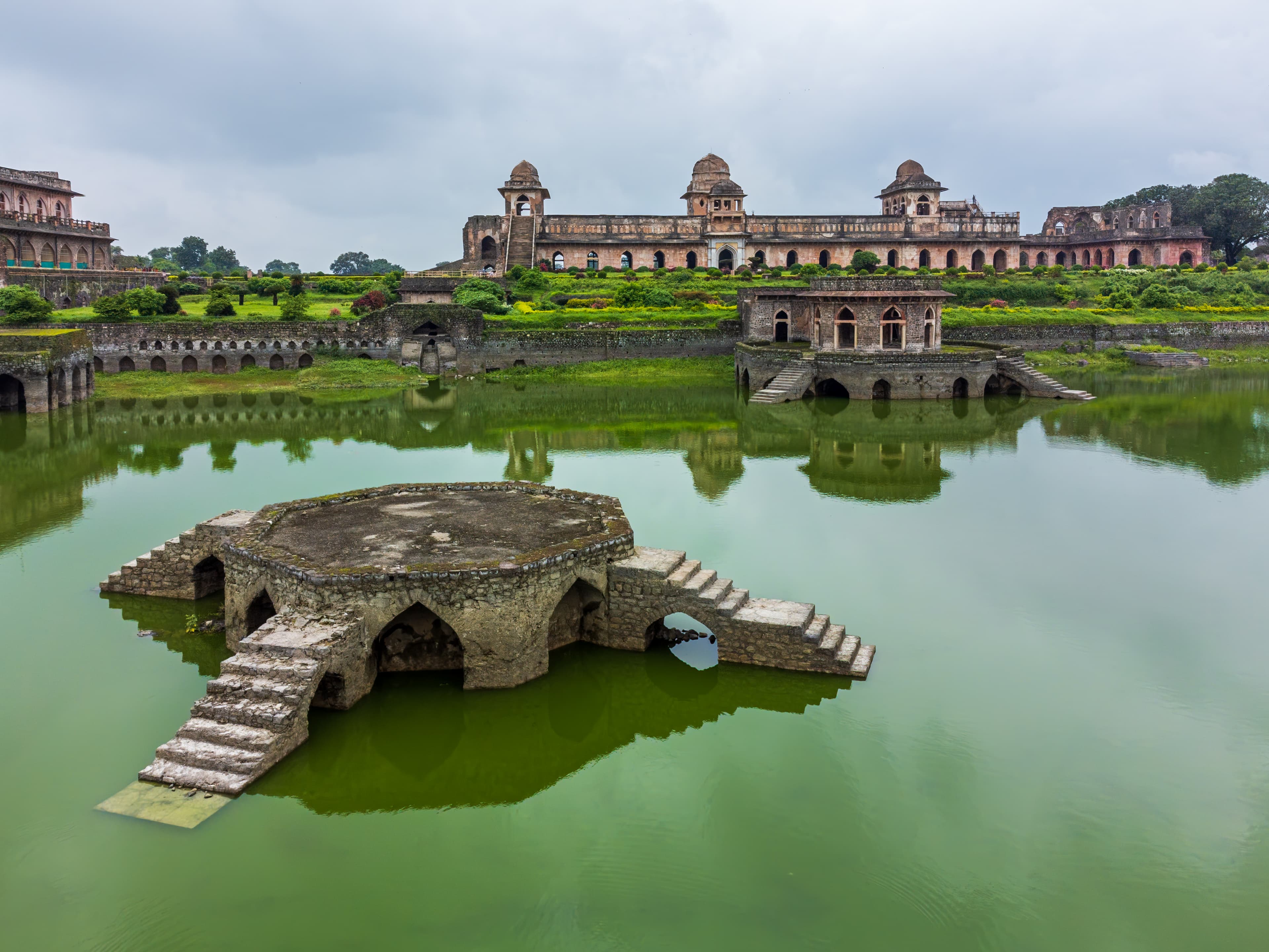 Floating Dreams of Mandu