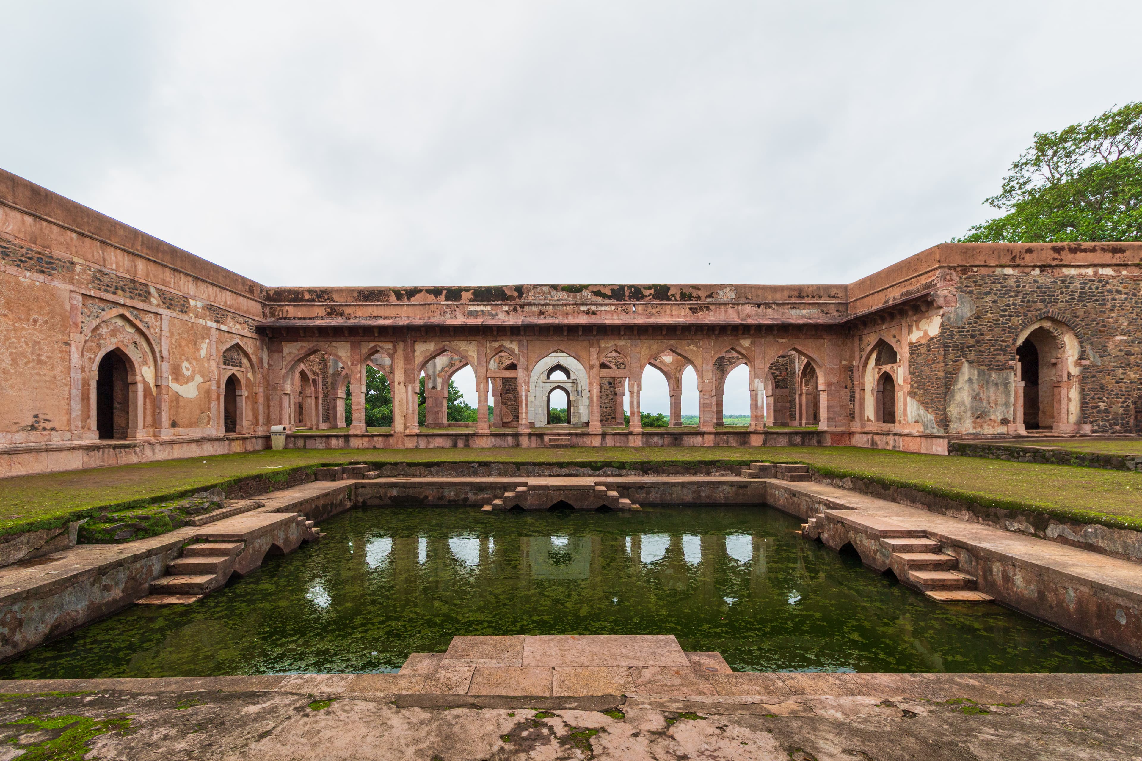 eflections of Mandu’s Past