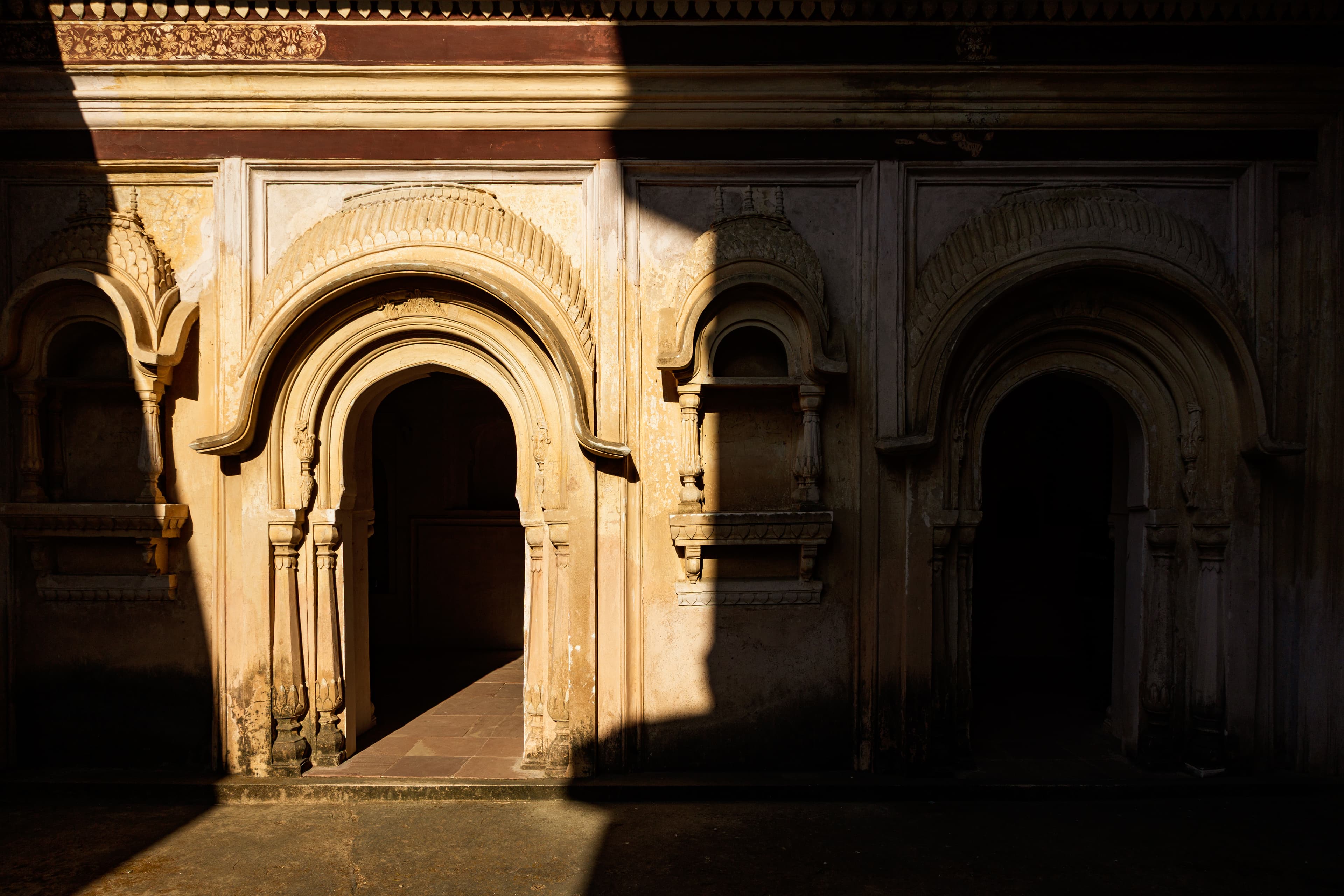 Whispers in the Arches