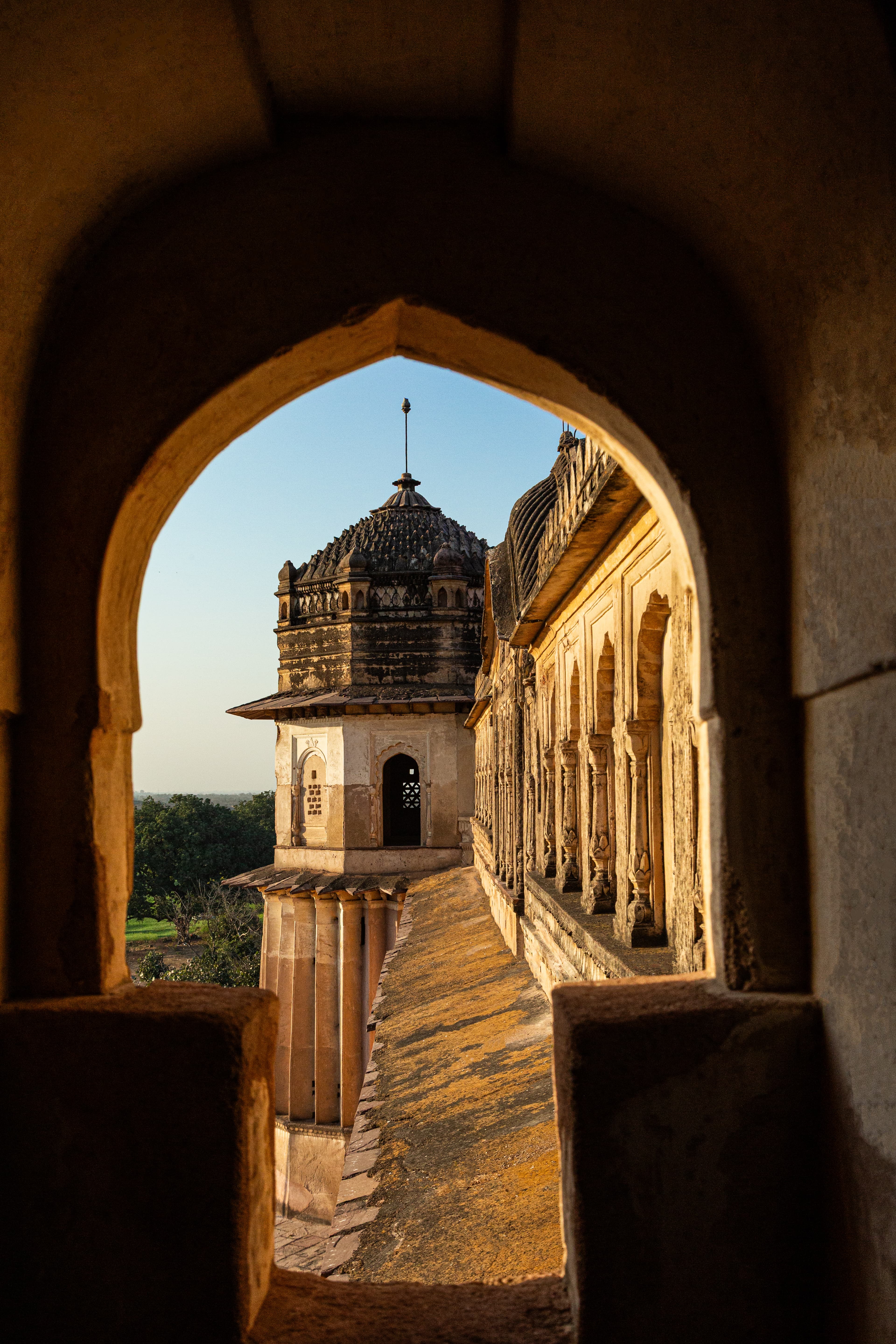 Where Arches Lead the Eye