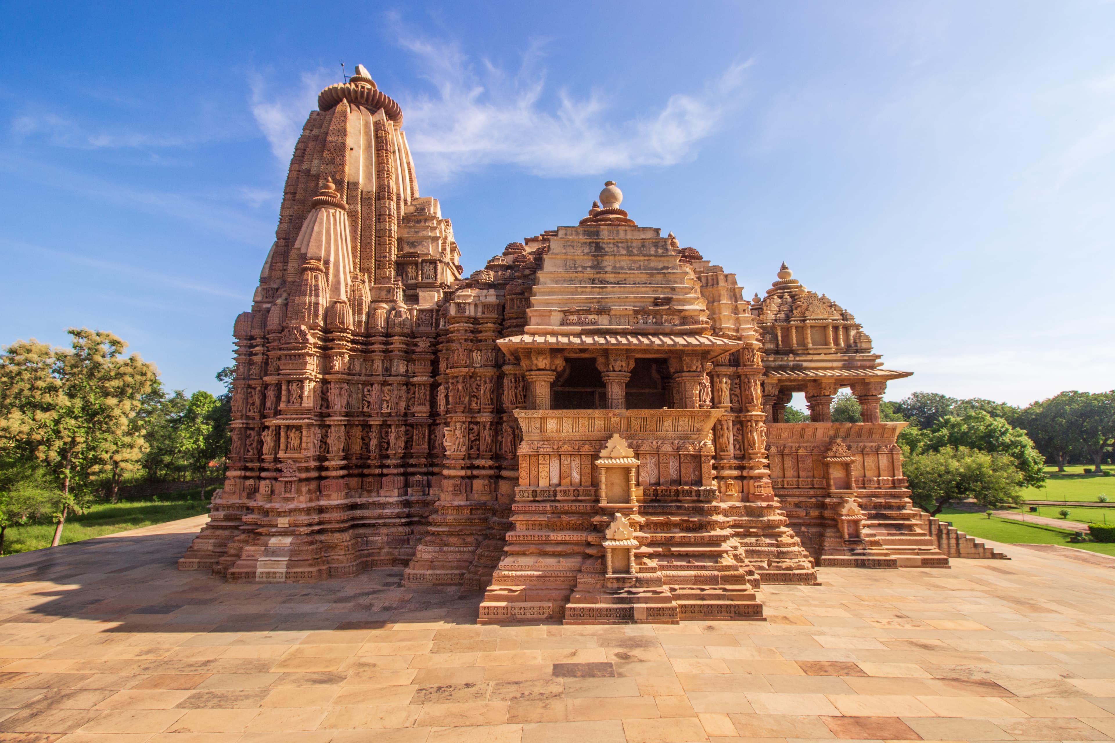 Front Facade of Khajuraho’s Kandariya Mahadev Temple Under Clear Blue Skies