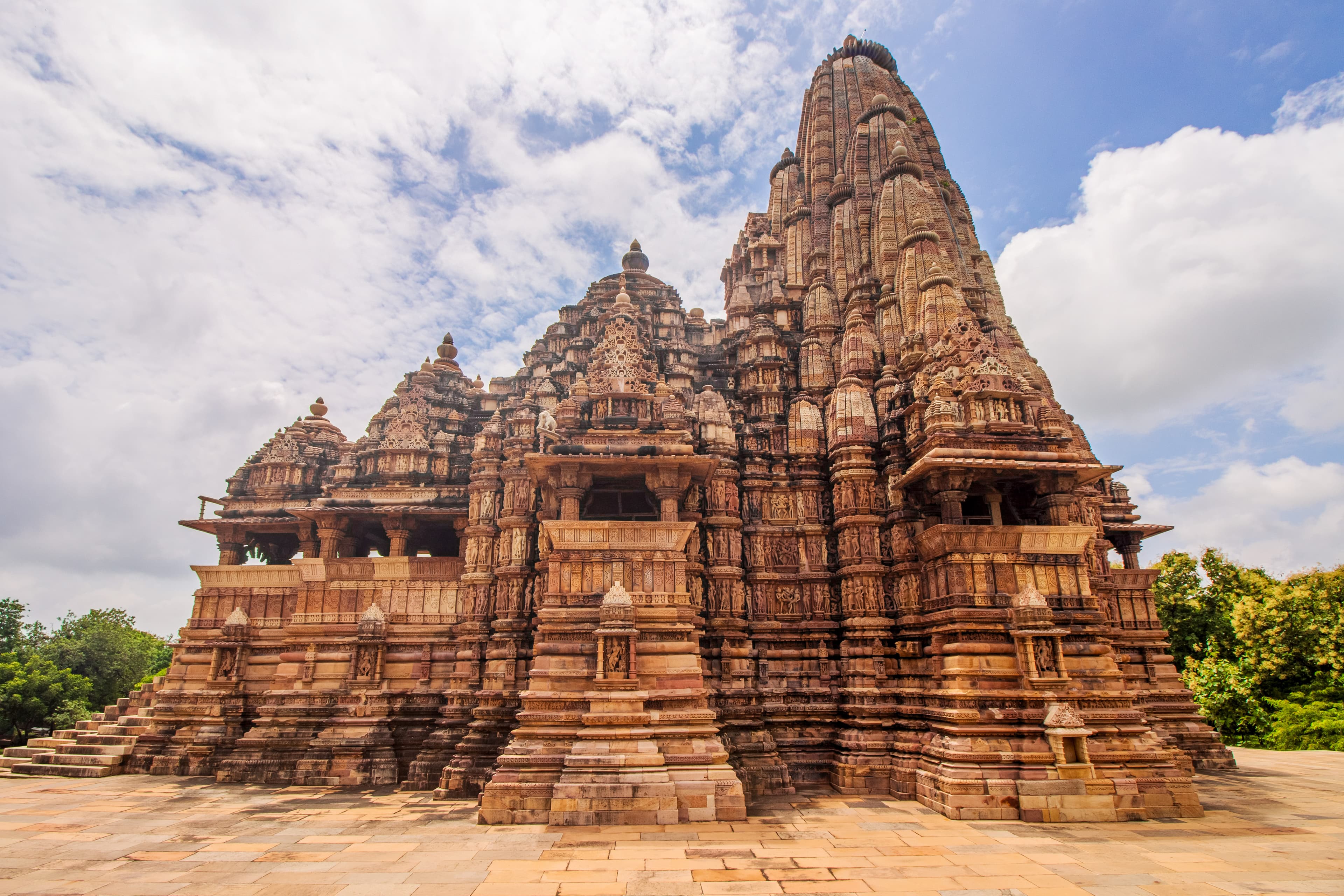 Side View of Kandariya Mahadev Temple – Grandeur of Khajuraho’s Sacred Art