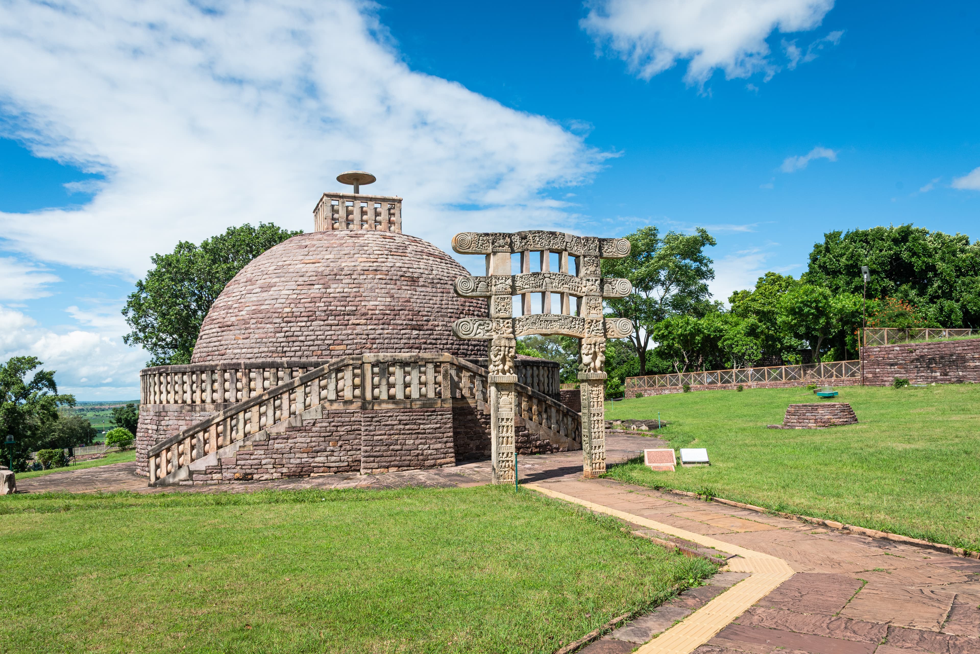The Great Stupa of Sanchi – Ancient Buddhist Monument Under Clear Skies