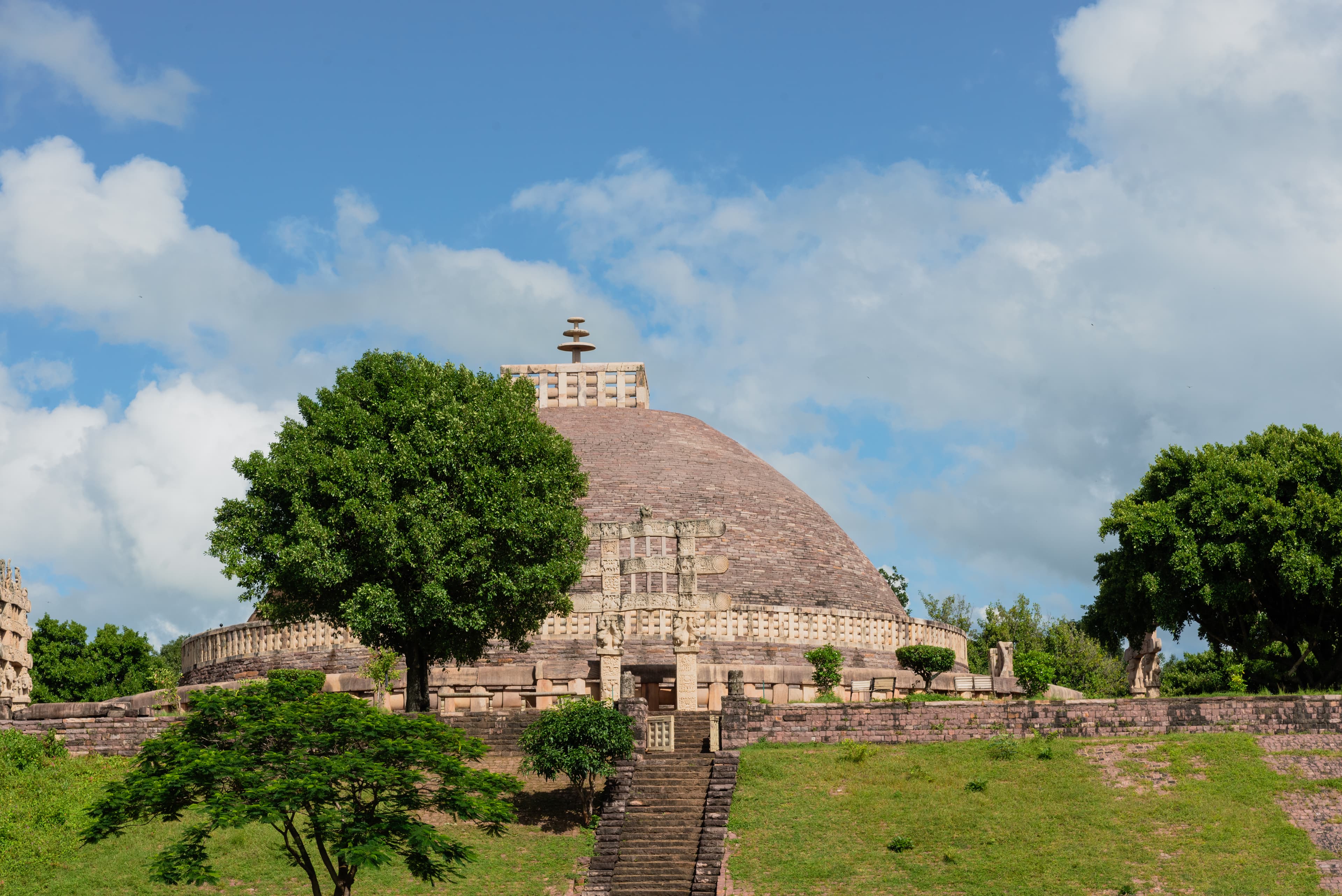The Great Stupa of Sanchi – A Timeless Buddhist Monument