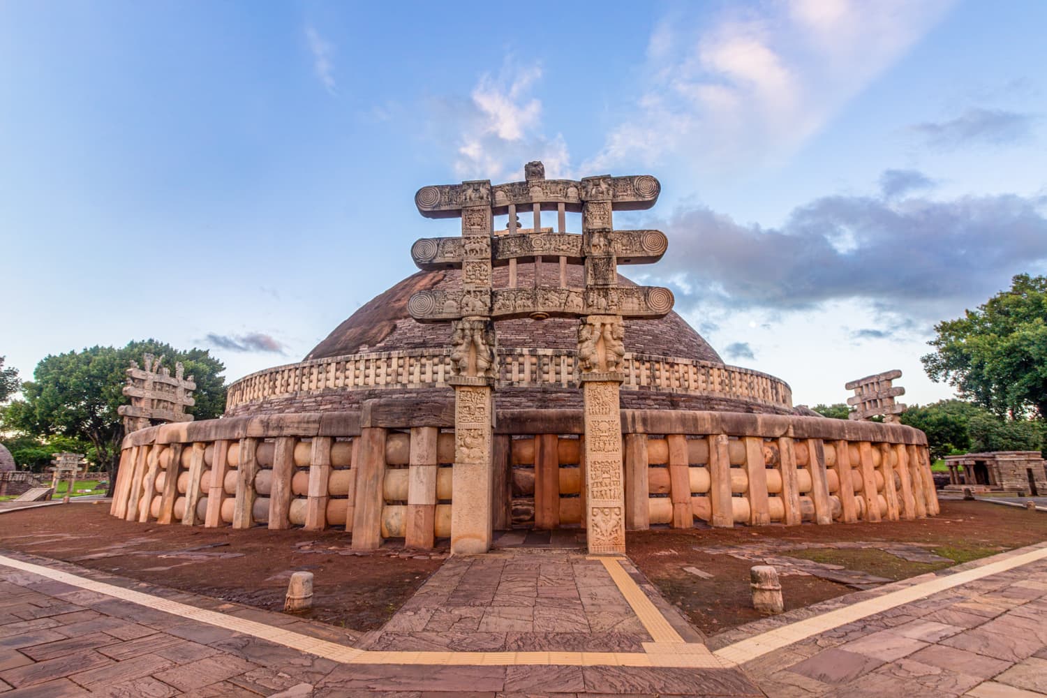 Timeless Buddhist Grandeur