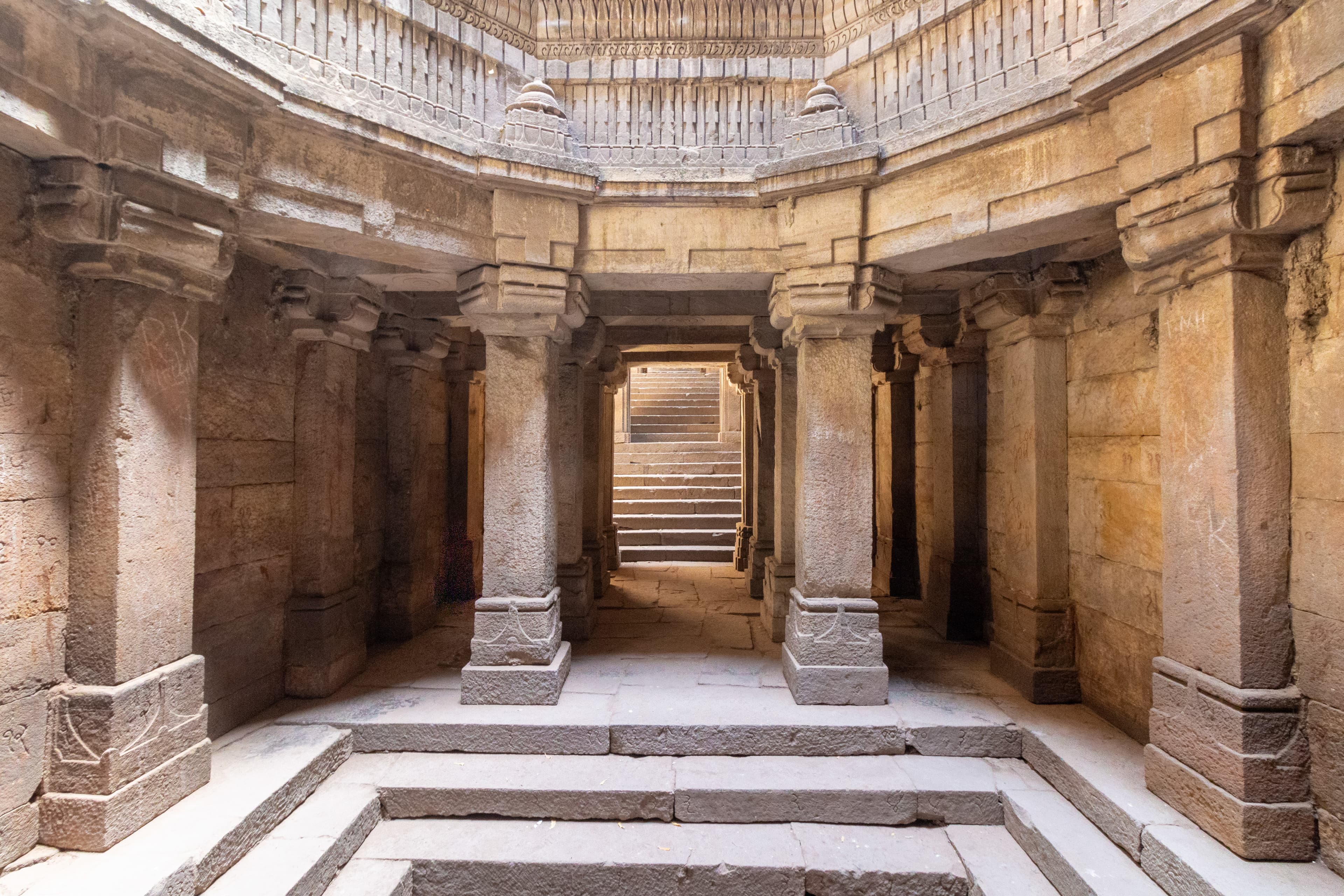 Stone Pillars of Dada Harir ni Vav