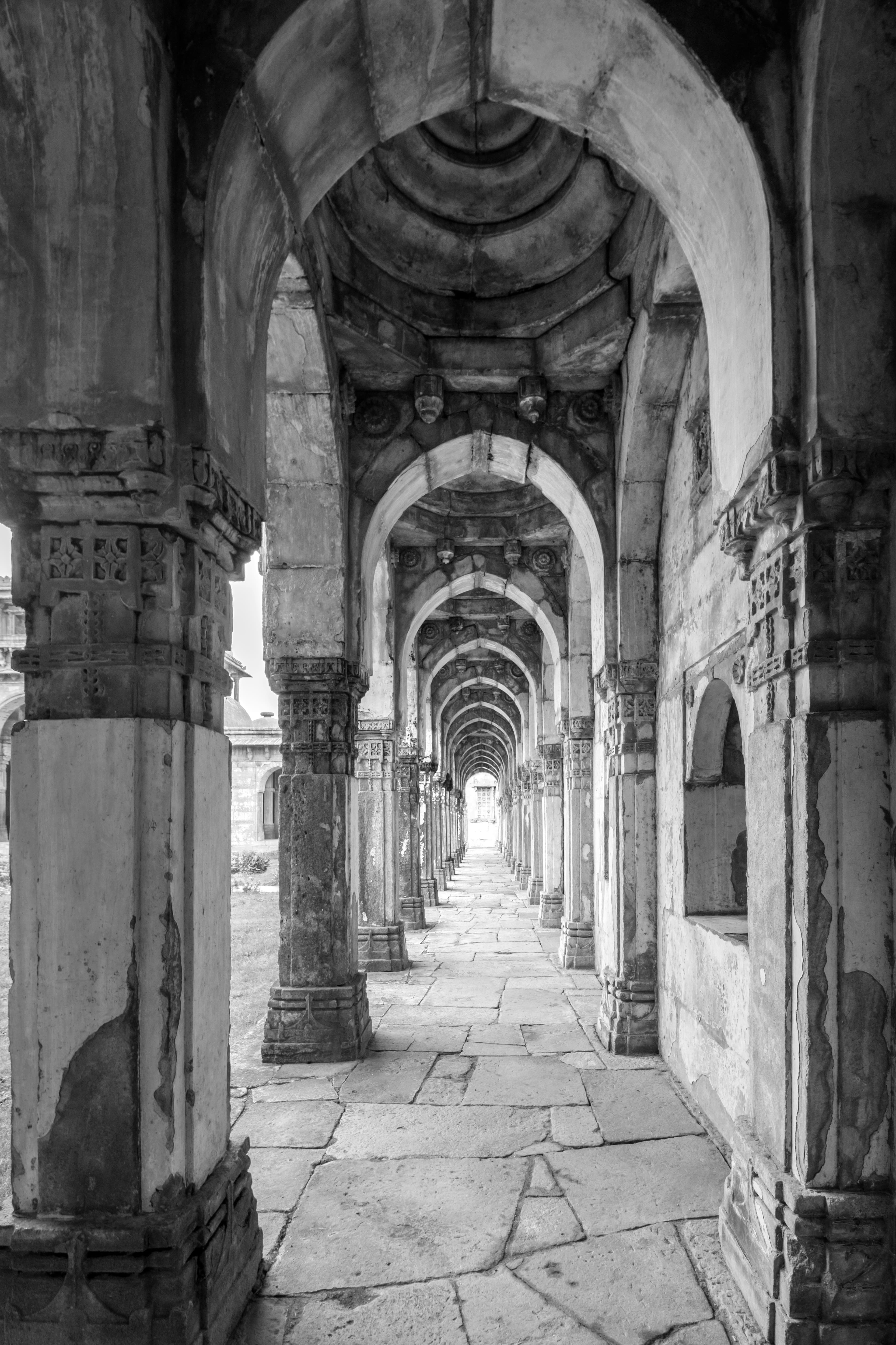 Timeless Arches – Jami Masjid Corridor in Vadodara