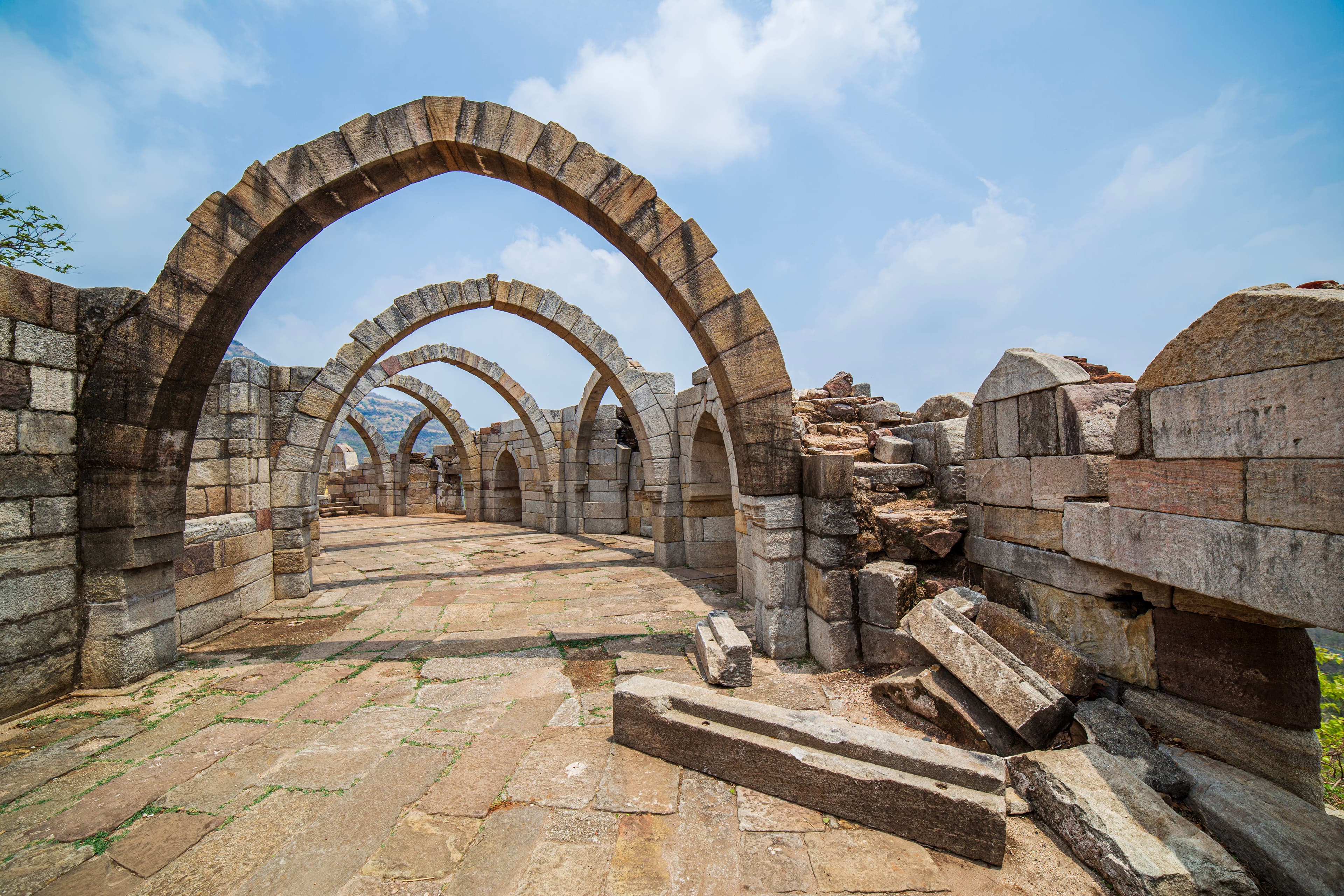 Saat Kaman Arches