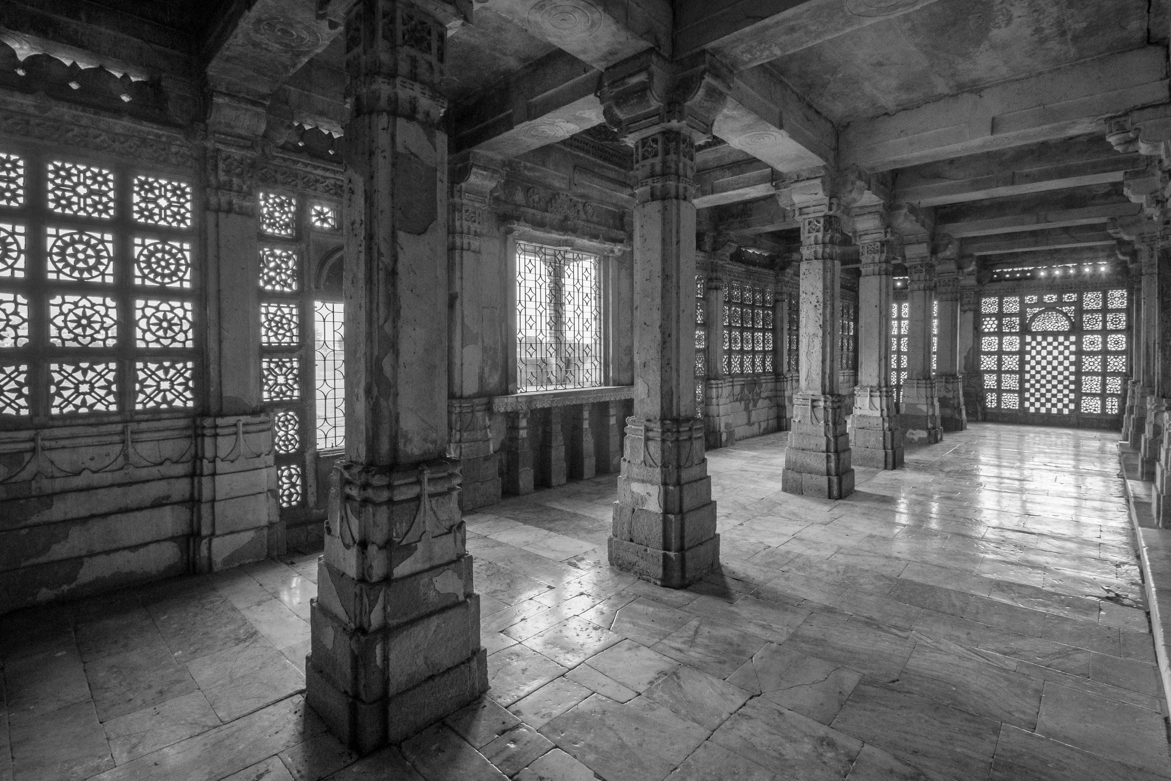 Geometric Grace – Light & Stone at Sarkhej Roza