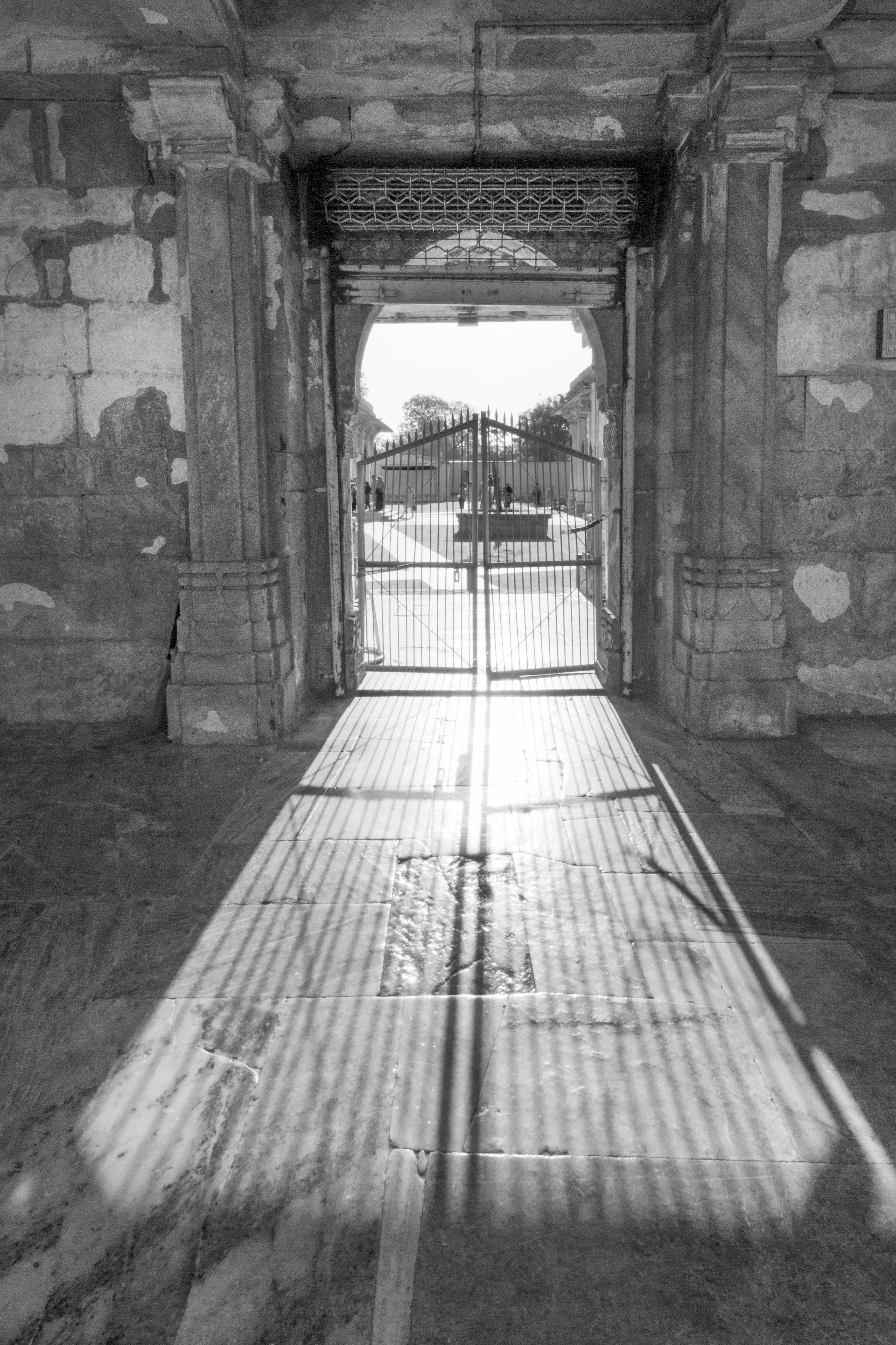 Shadow Lines – Sarkhej Roza Gateway