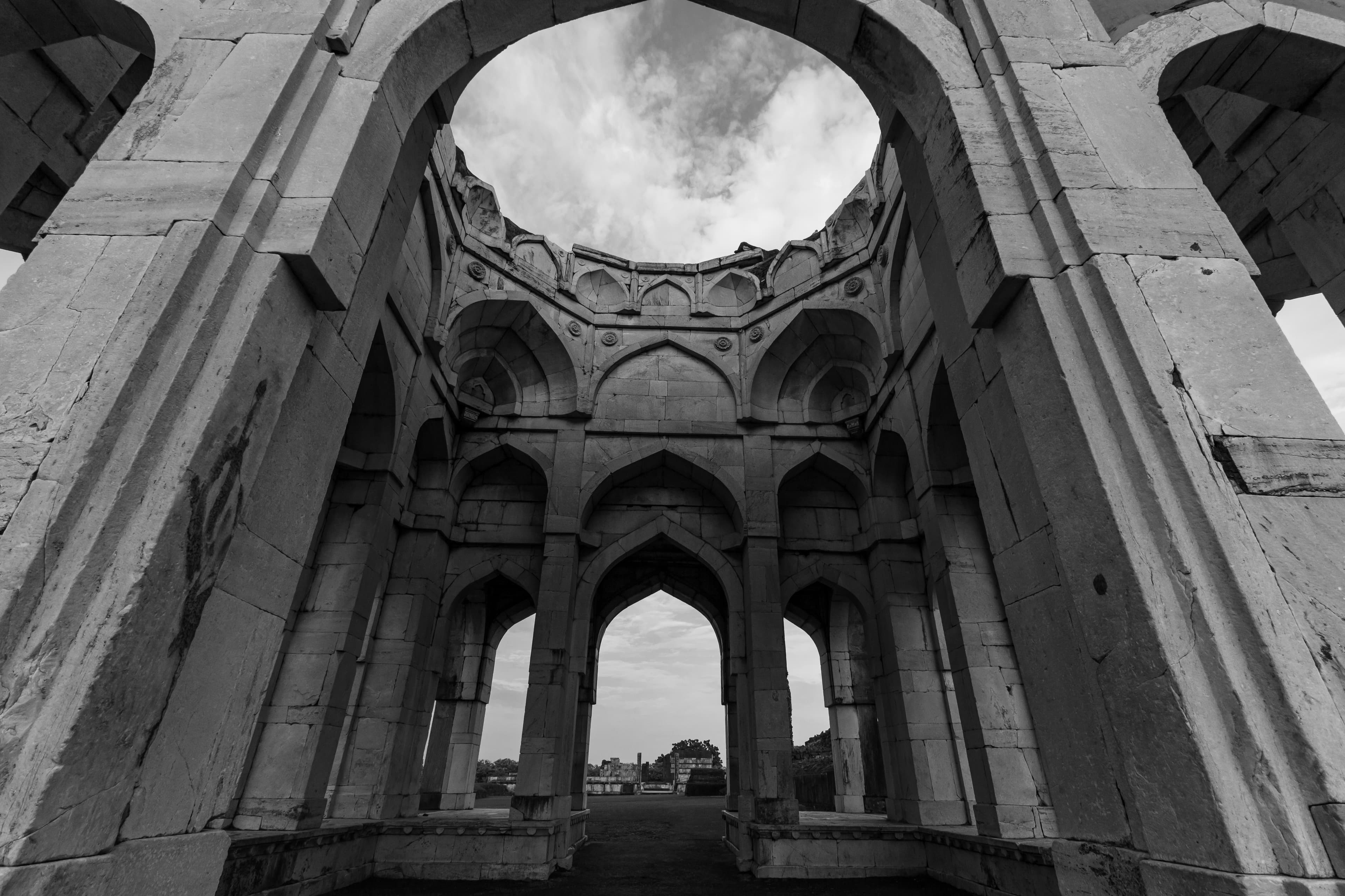 Black and White - thumbnail 2